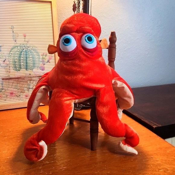 Disney Store Finding Dory Hank Plush - Picture 1 of 8